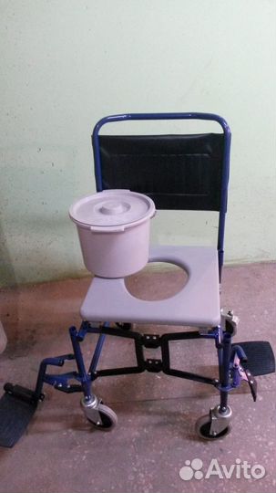 Кресло-коляска с сан. оснащением 