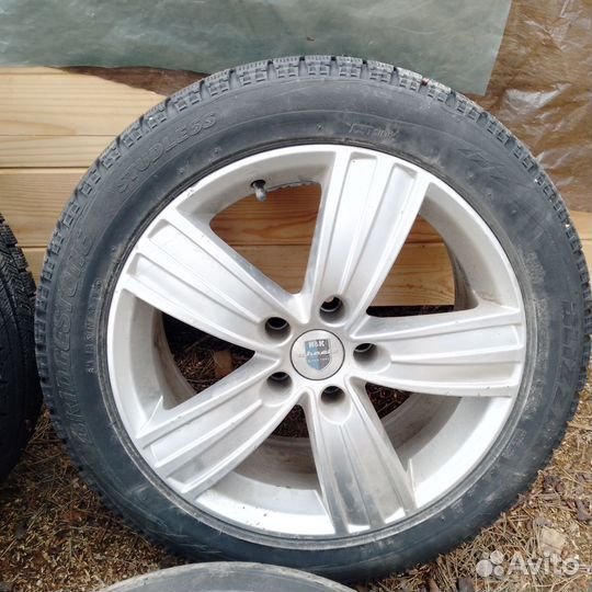 Bridgestone Blizzak VRX 225/50 R17