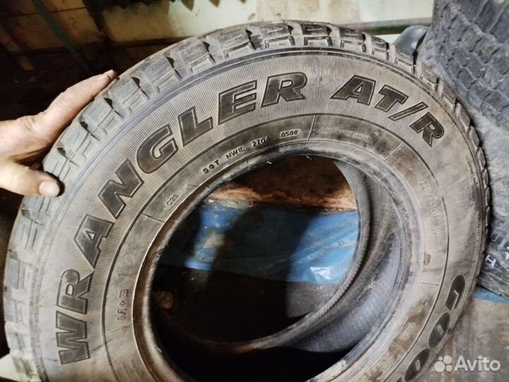 Goodyear Wrangler AT/R 225/75 R16