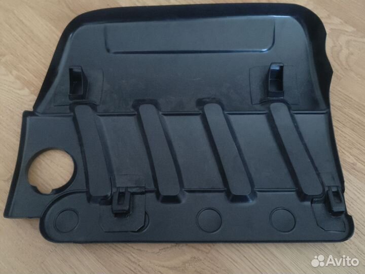 Крышка двигателя renault duster