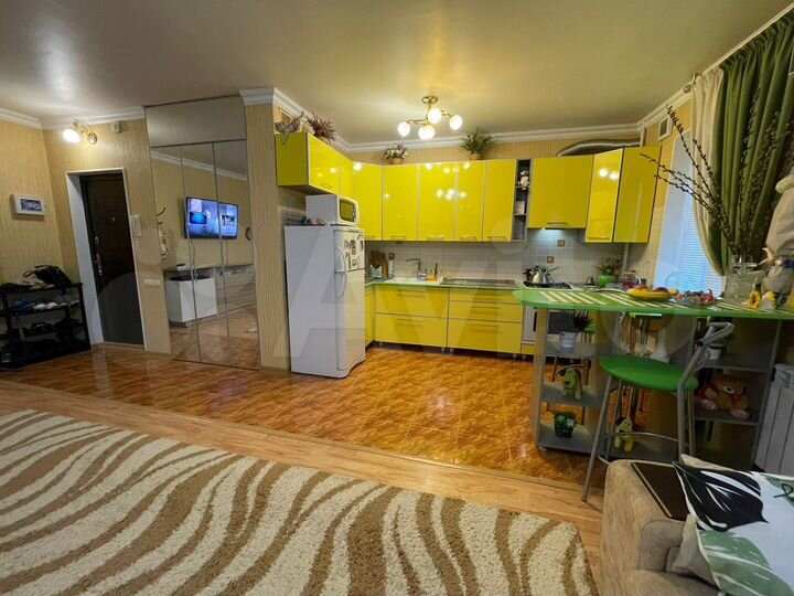 4-к. квартира, 82 м², 4/9 эт.