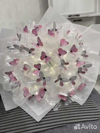 Букет из бабочек шикарный светящийся
