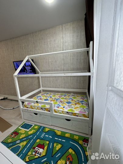 Детская кроватка 