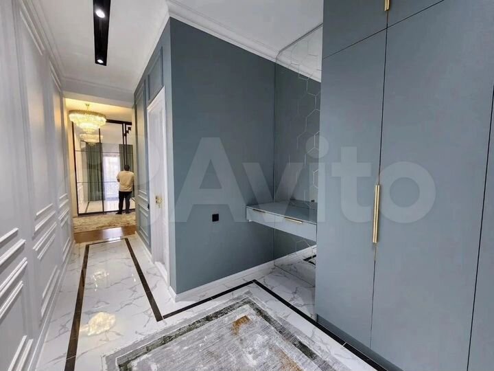 2-к. квартира, 65 м², 7/13 эт.