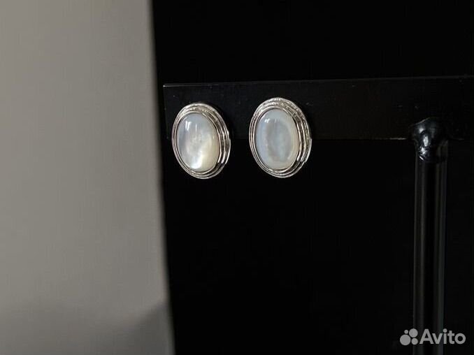 Серьги в серебре с лунным камнем
