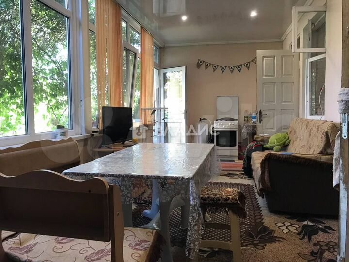 Дом 183 м² на участке 4,9 сот.