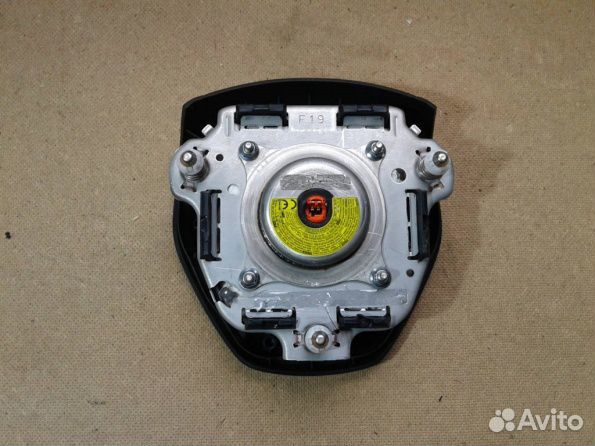 Тойота рав 4 XA40 подушка в руль