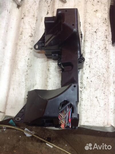 Блок предохранителей Jaguar XF, X250 (2008-2015)