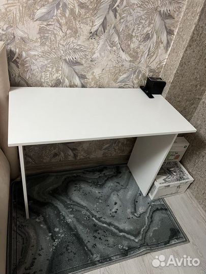Стол