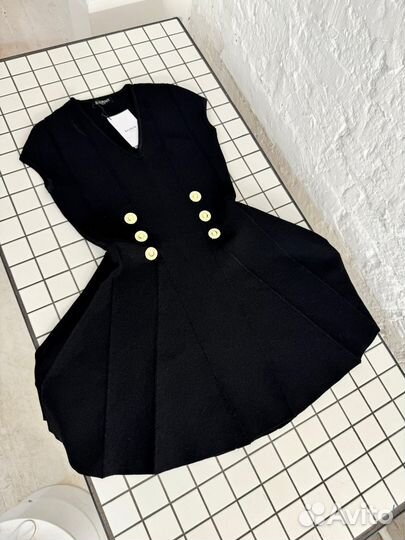 Шикарное платье Balmain