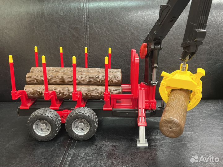 Прицеп для перевозки леса с брёвнами Bruder