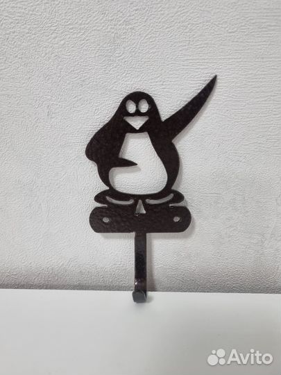 Крючок настенный металлический Пингвин