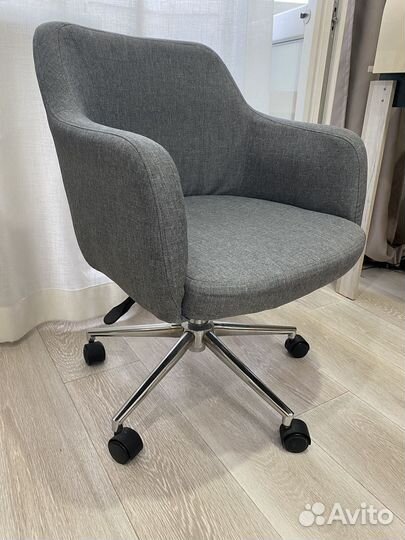 Кресло поворотное Belle