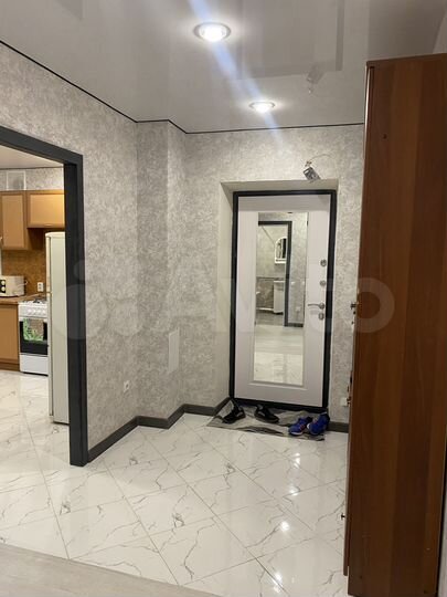 2-к. квартира, 65 м², 4/10 эт.