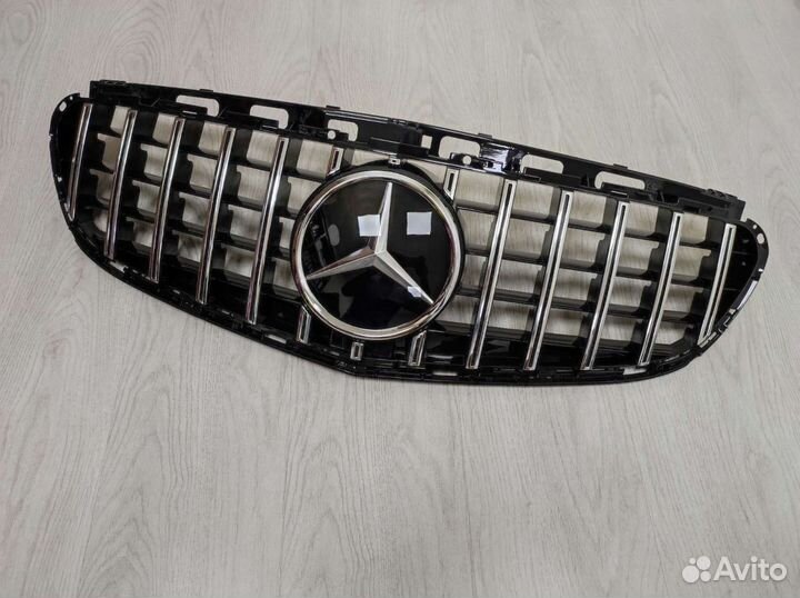 Решётка радиатора Mercedes W212