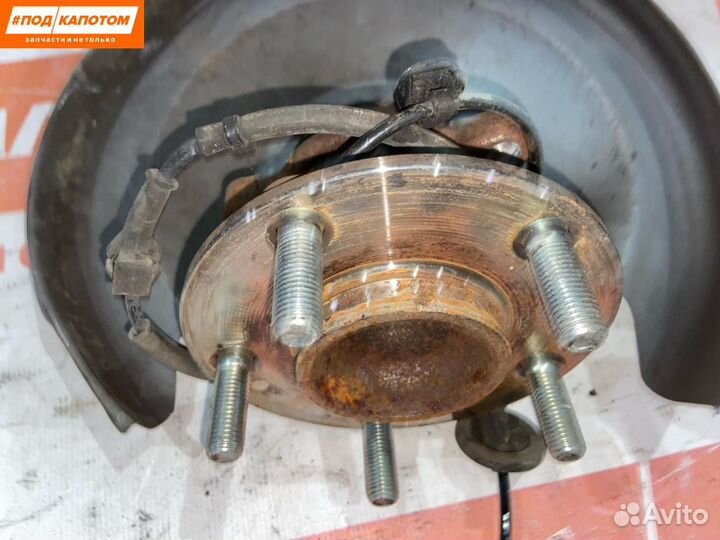 Кулак задний Mitsubishi Outlander 3 2-й рест. 2015