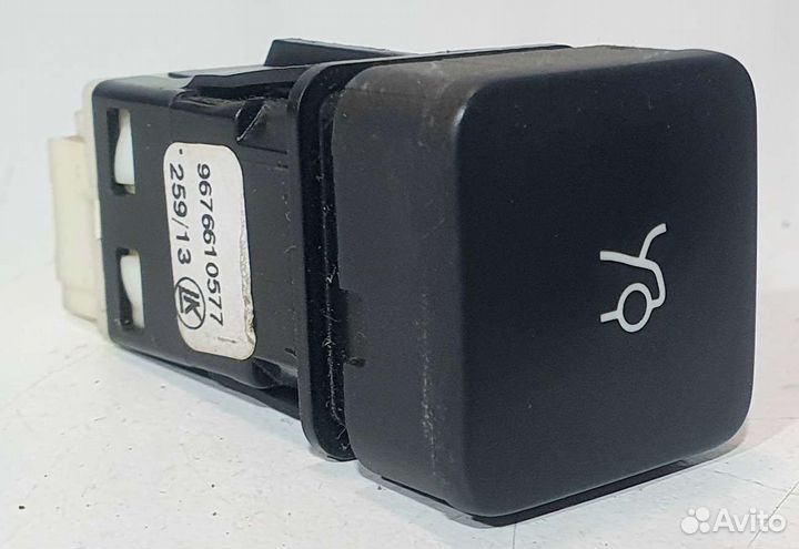 Кнопка открывания багажника Citroen C-Elysee