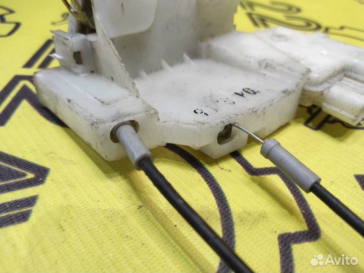 Замок двери передний левый Subaru Legacy BP5 EJ20X