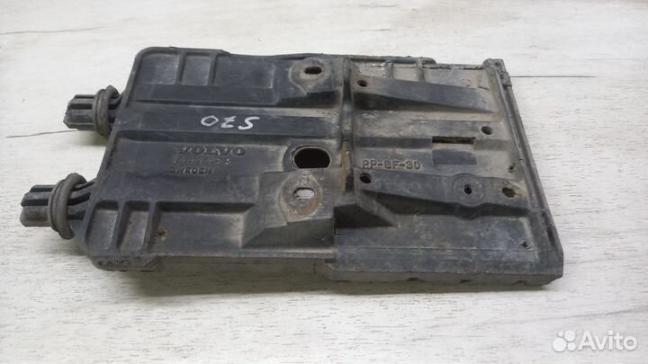 Крепление аккумулятора Volvo s70