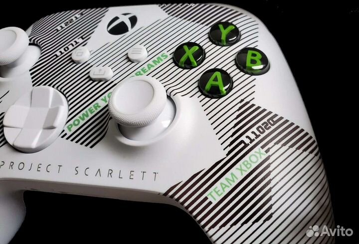 Геймпад создателей Xbox Series X Launch Team