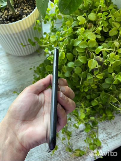 iPhone SE (2020), 64 ГБ