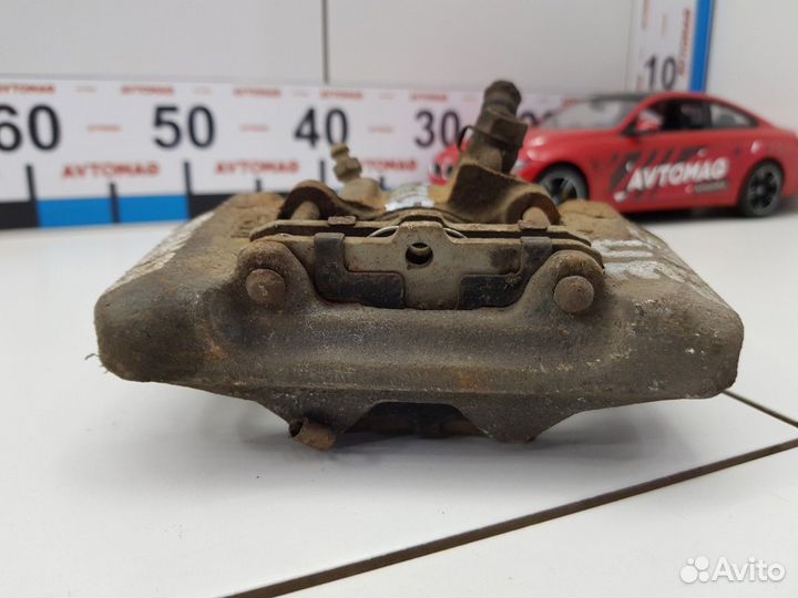 Суппорт задний правый (Pontiac Vibe)