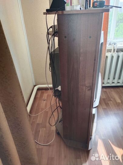 Продам тумбу под телевизор