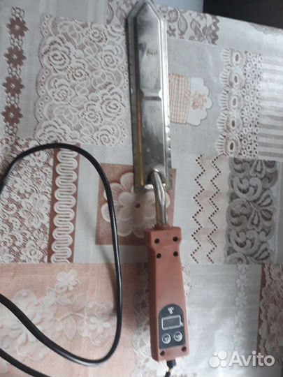 Электрический нож для срезания сот