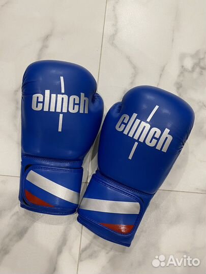 Боксерские перчатки Clinch 12 oz