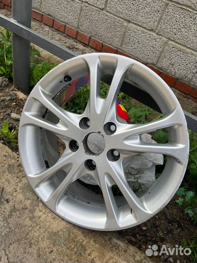 Продам Б/у литой диск