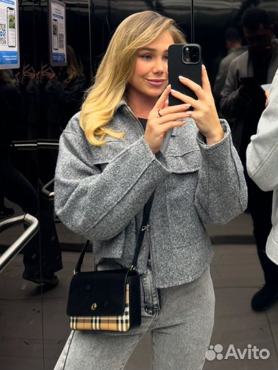 Джинсы клеши с разрезами 42