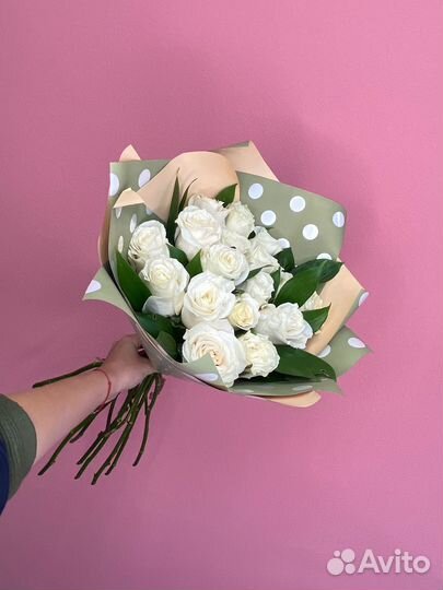 Букет из 17 белых роз
