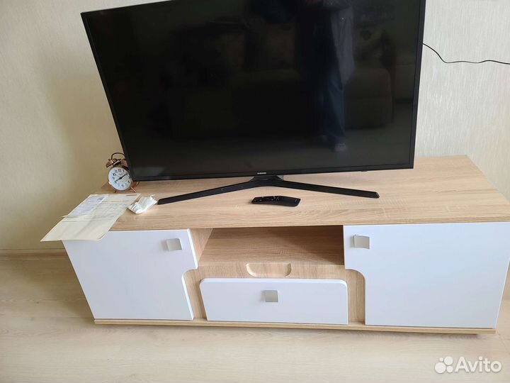 Тумба под тв белая бу