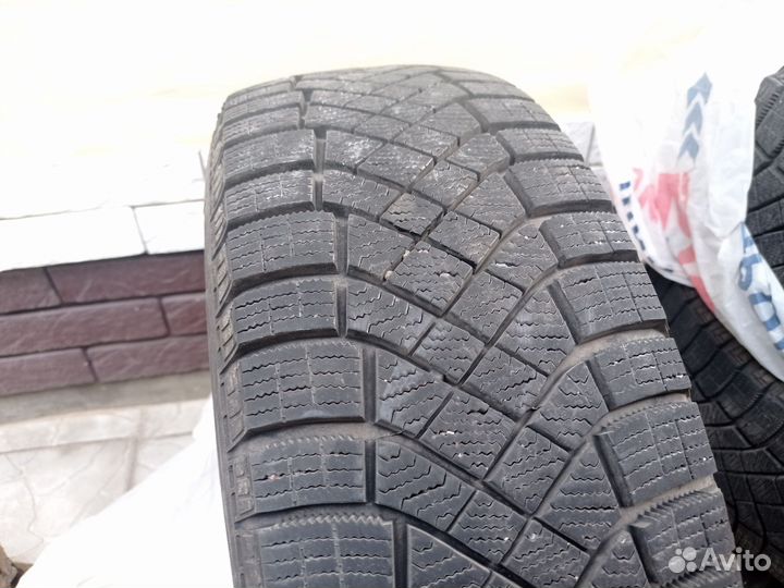 Pirelli Winter Ice Zero 195/65 R15