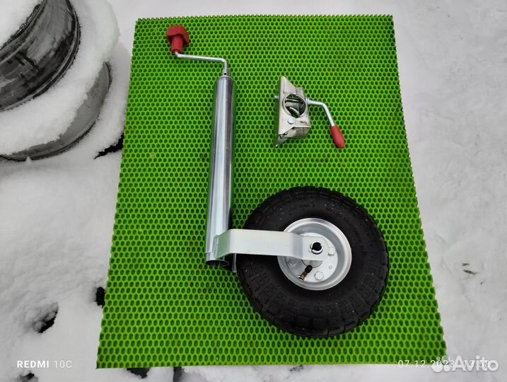 Подкатное колесо для прицепа пневматическое новое