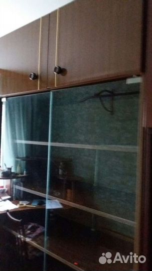 Книжный шкаф