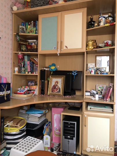 Компьютерный стол и шкаф