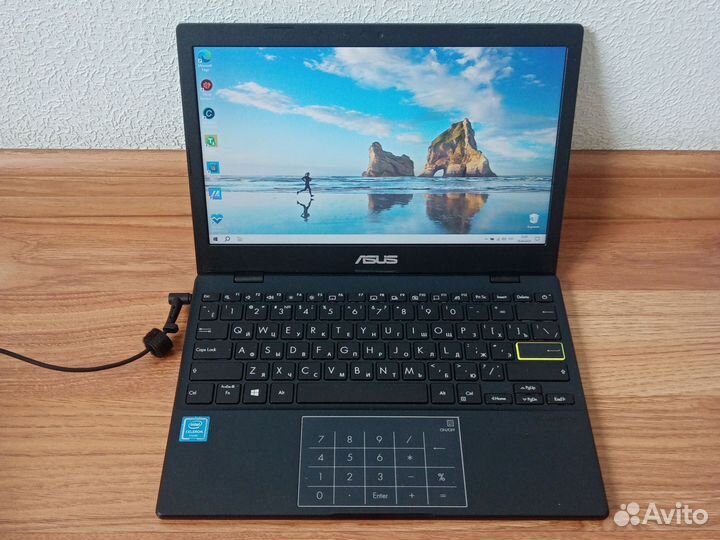 Ноутбук нетбук asus