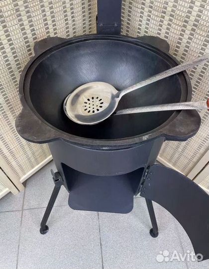 Казан чугунный с печкой