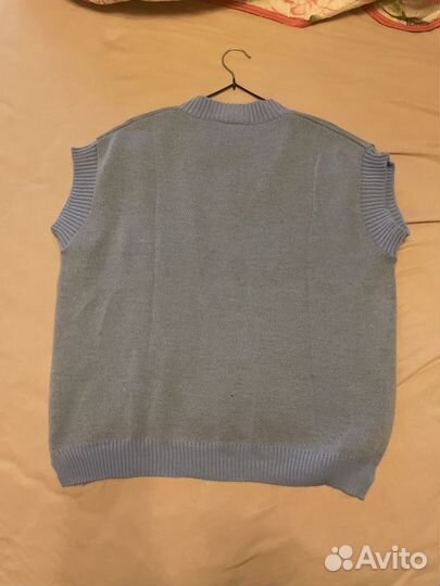 Жилетка женская вязаная