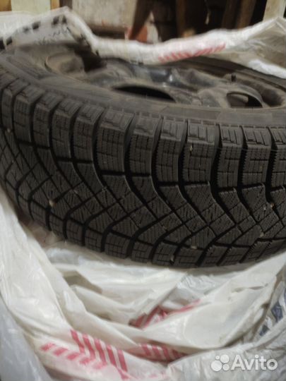 Зимняя резина 205 65 r16 бу с дисками