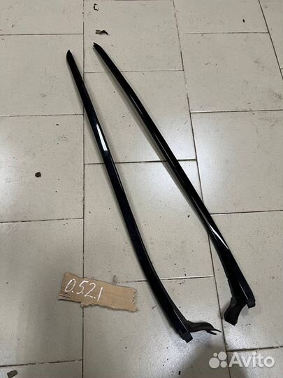 Молдинг лобового стекла Kia Stinger