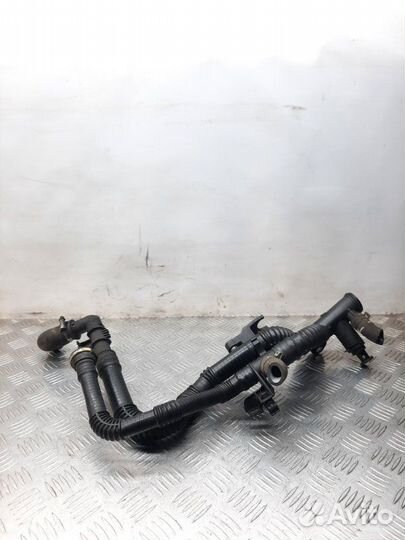 Трубка охлаждающей жидкости пластиковая Citroen C4