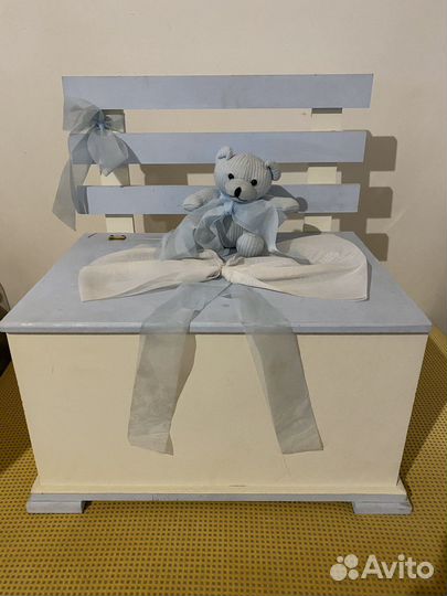 Ящик-стульчик для подарка