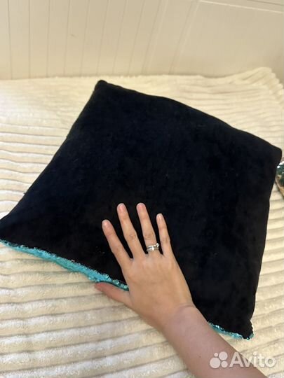 Подушка декоративная с паетками