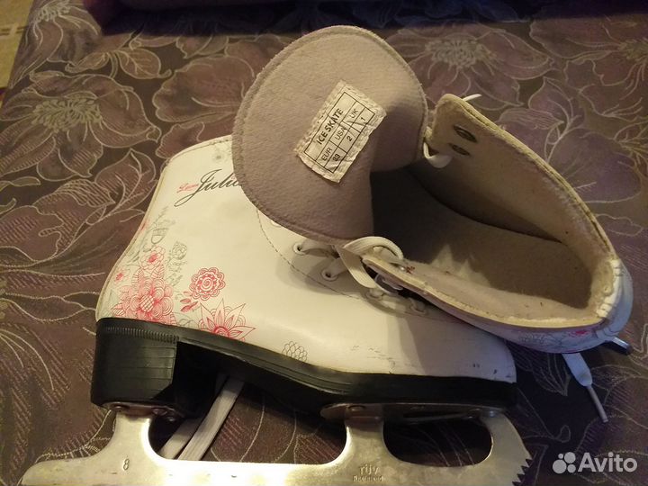 Коньки фигурные 33р-р