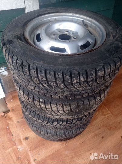 Viatti Brina Nordico V-522 175/70 R13 82E