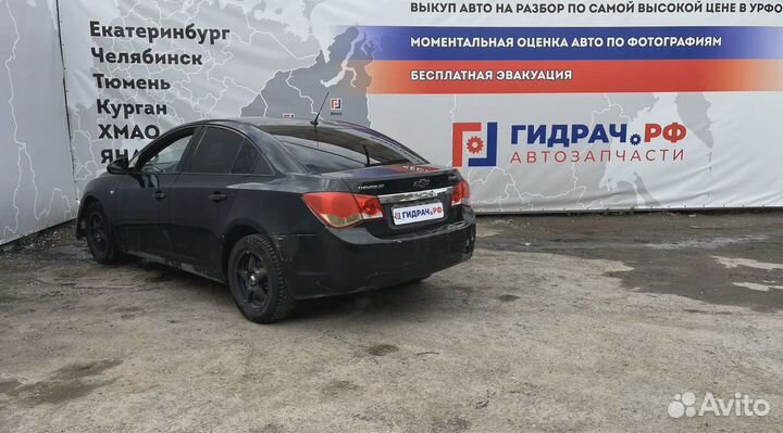 Обшивка двери задней левой Chevrolet Cruze 9518475