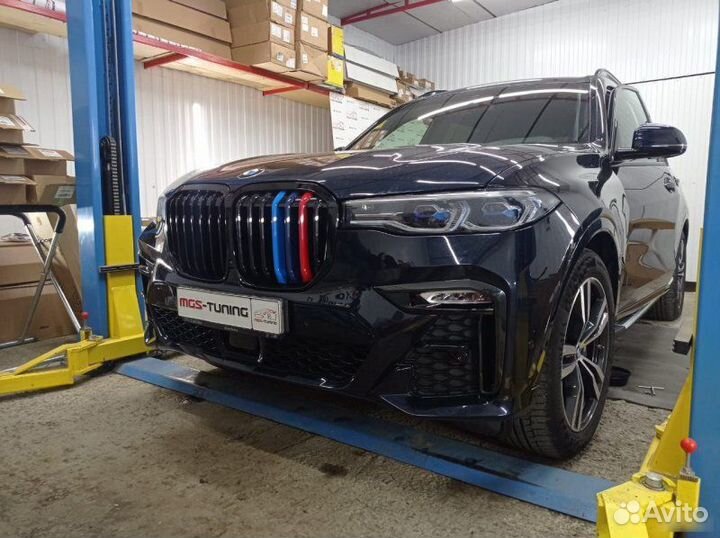 Пороги + решетка радиатора на BMW X7 G07