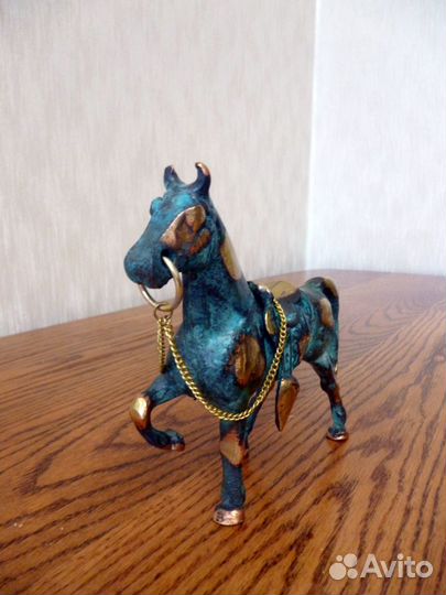 Бронзовая статуэтка